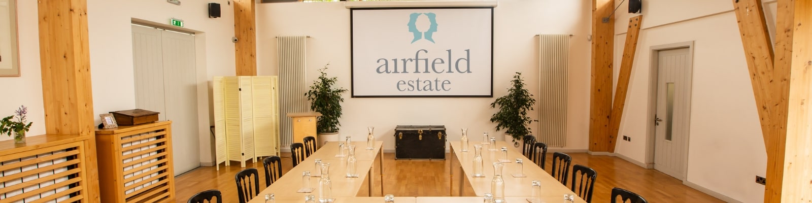 https://www.airfield.ie/wp-content/uploads/2019/06/U-shaped-style-meetings-at-Airfield-Estate-min.jpg