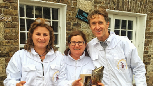 Bee keeping workshop participants